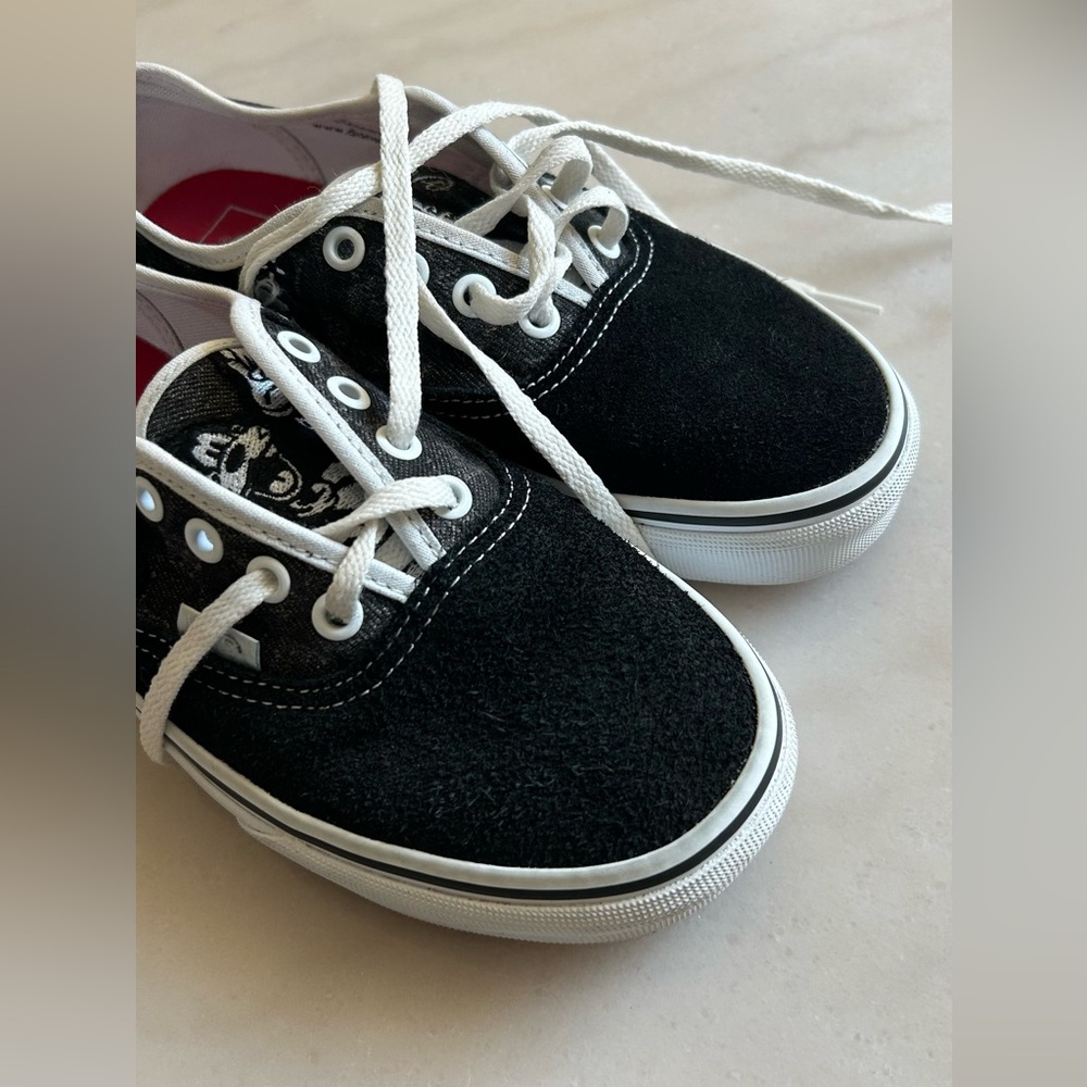 Limited Edition Vans x Disney 100 Years of Wonder Shoes Black Suede size W7/M5.5 - Picture 5 of 9